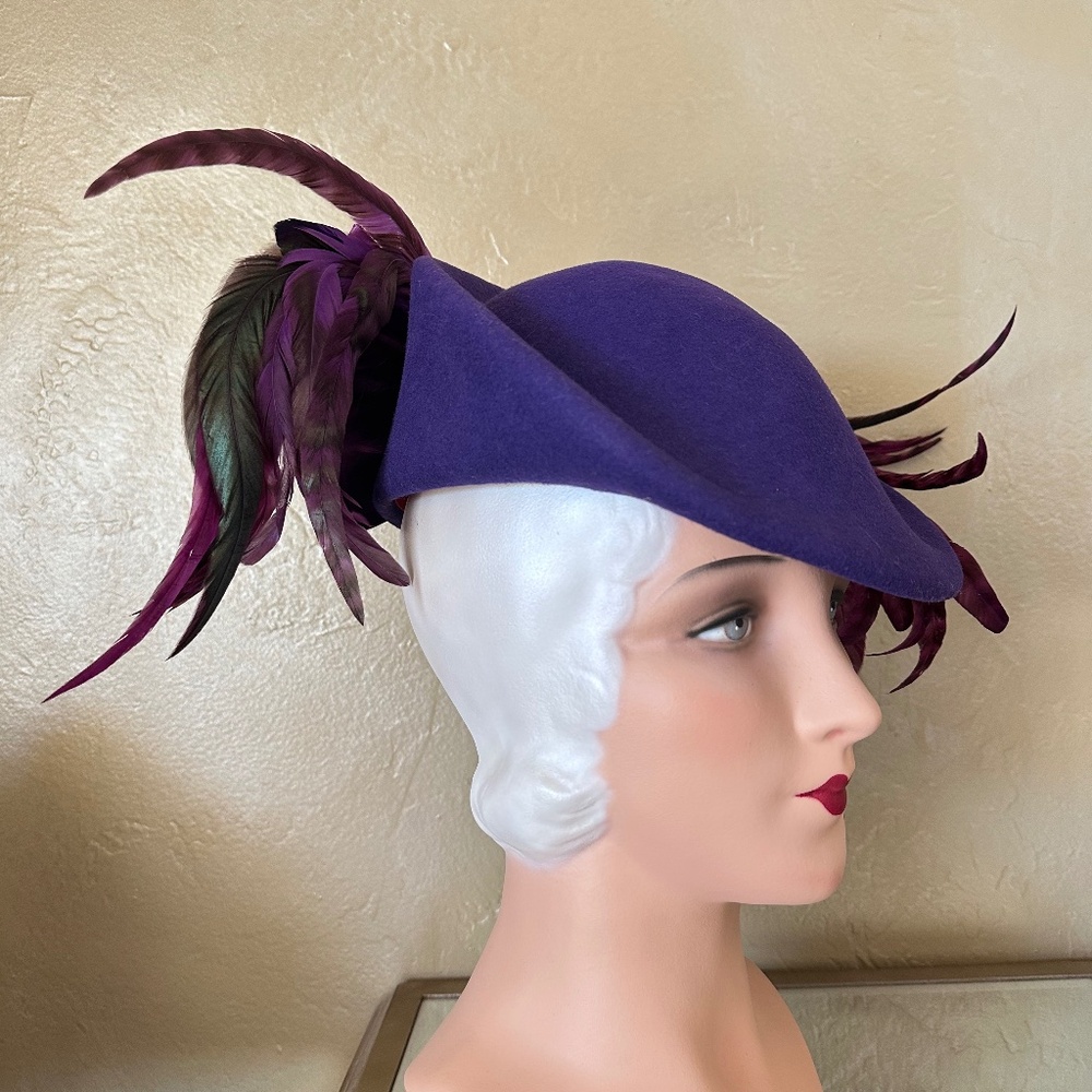SMASHING 70s' BLUISH PURPLE HAT WITH LONG FEATHERS + LAVENDER FABRIC BOW AT BACK - Picture 2 of 14